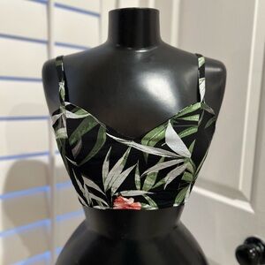 Leaf Print Black Crop Top